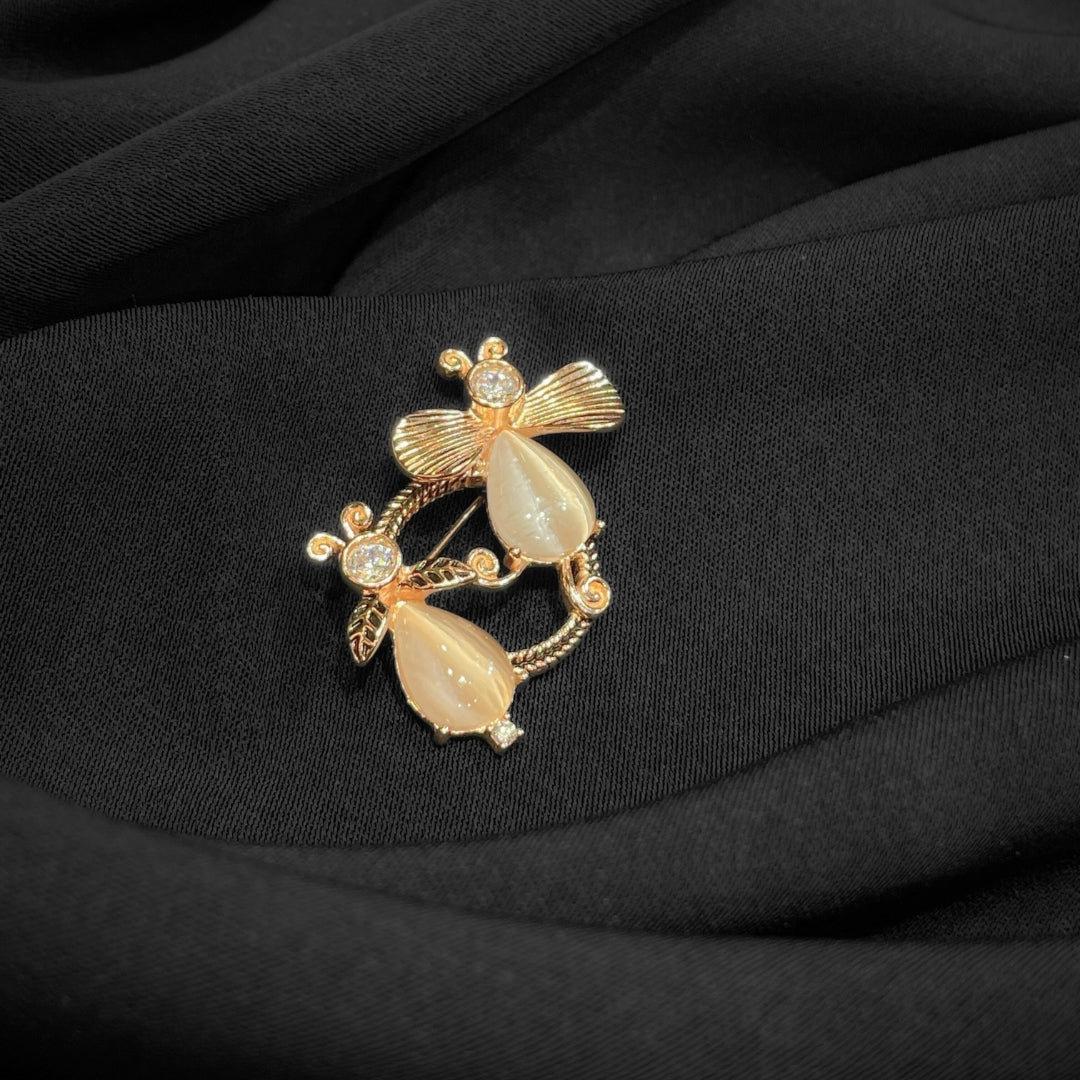 ✨ 925 Silver Bee Harmony Pearl Brooch